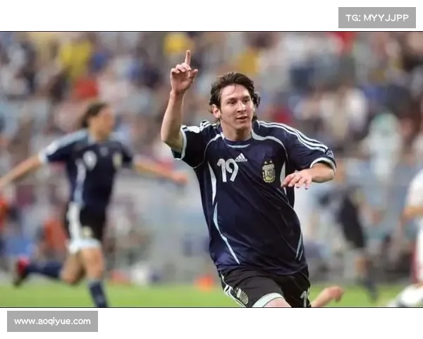 梅西与小赛冠军的背后故事：奋斗、坚持与梦想的碰撞